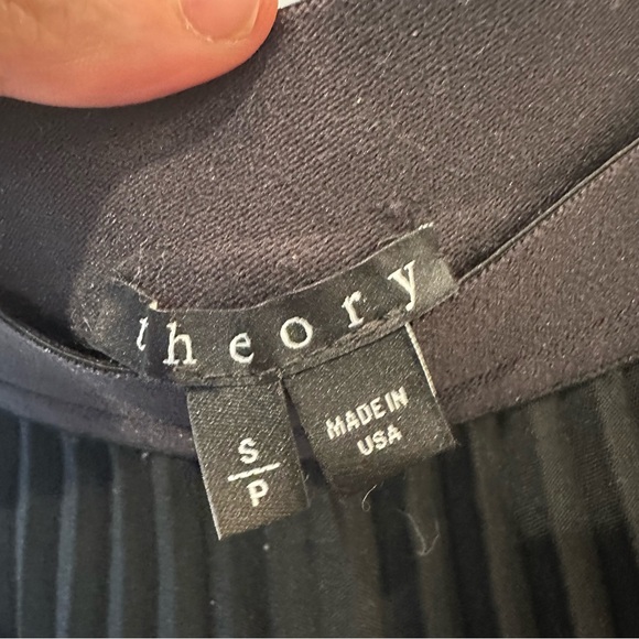Theory  "Zeya Urban" Knife Pleat A Line Wool blends Skirt, Black small - Picture 3 of 6